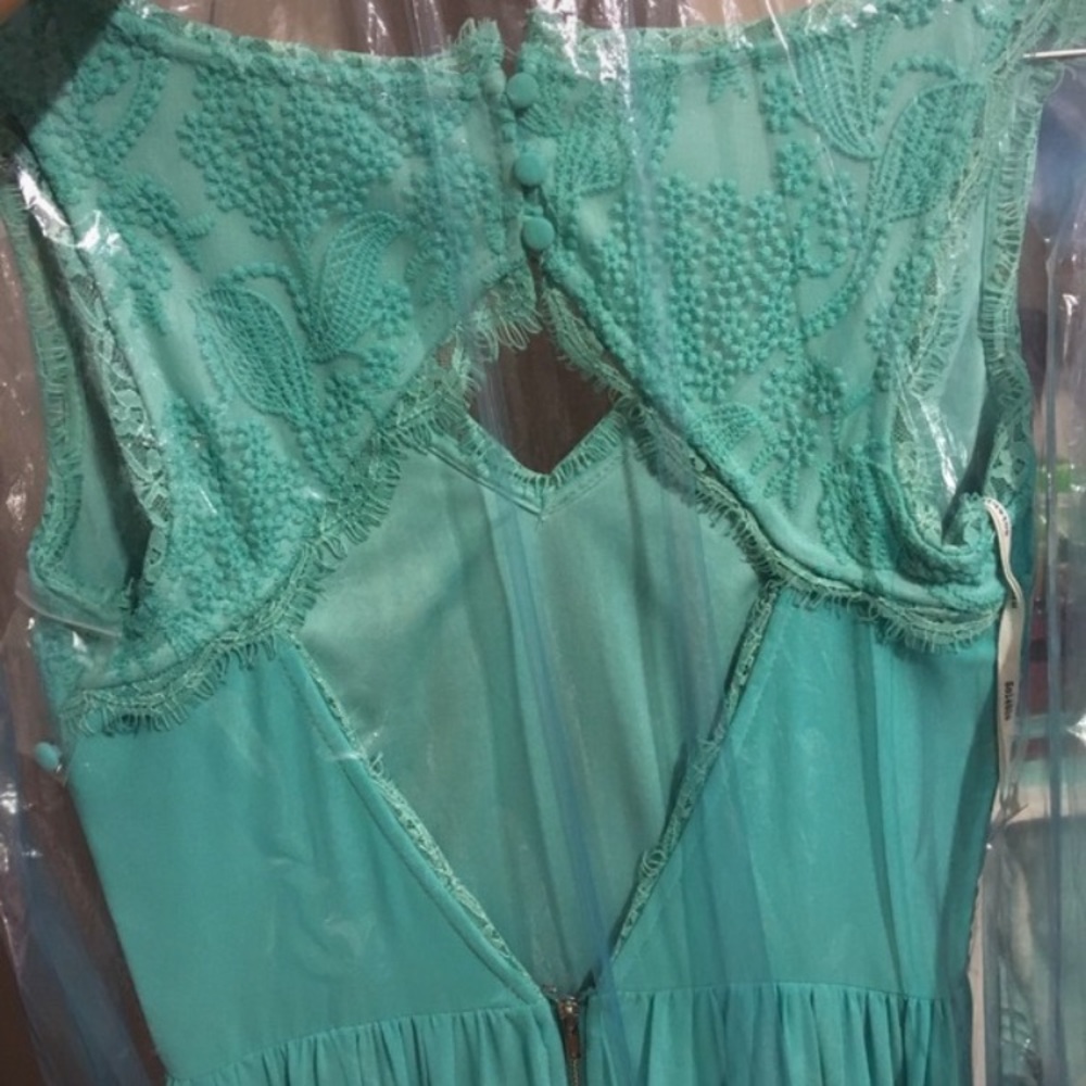 Formal Dress - Picture 2 of 4